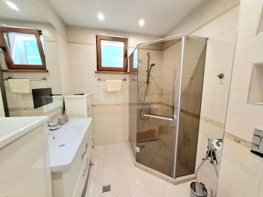 Spacious Prestige Penthouse Varna Esterno foto