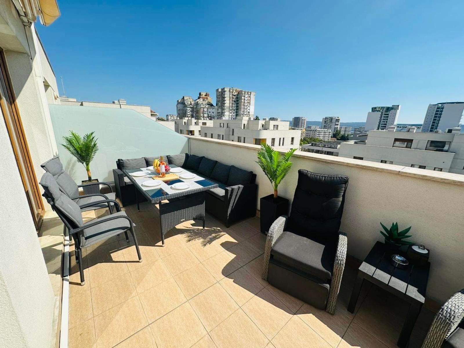 Spacious Prestige Penthouse Varna Esterno foto
