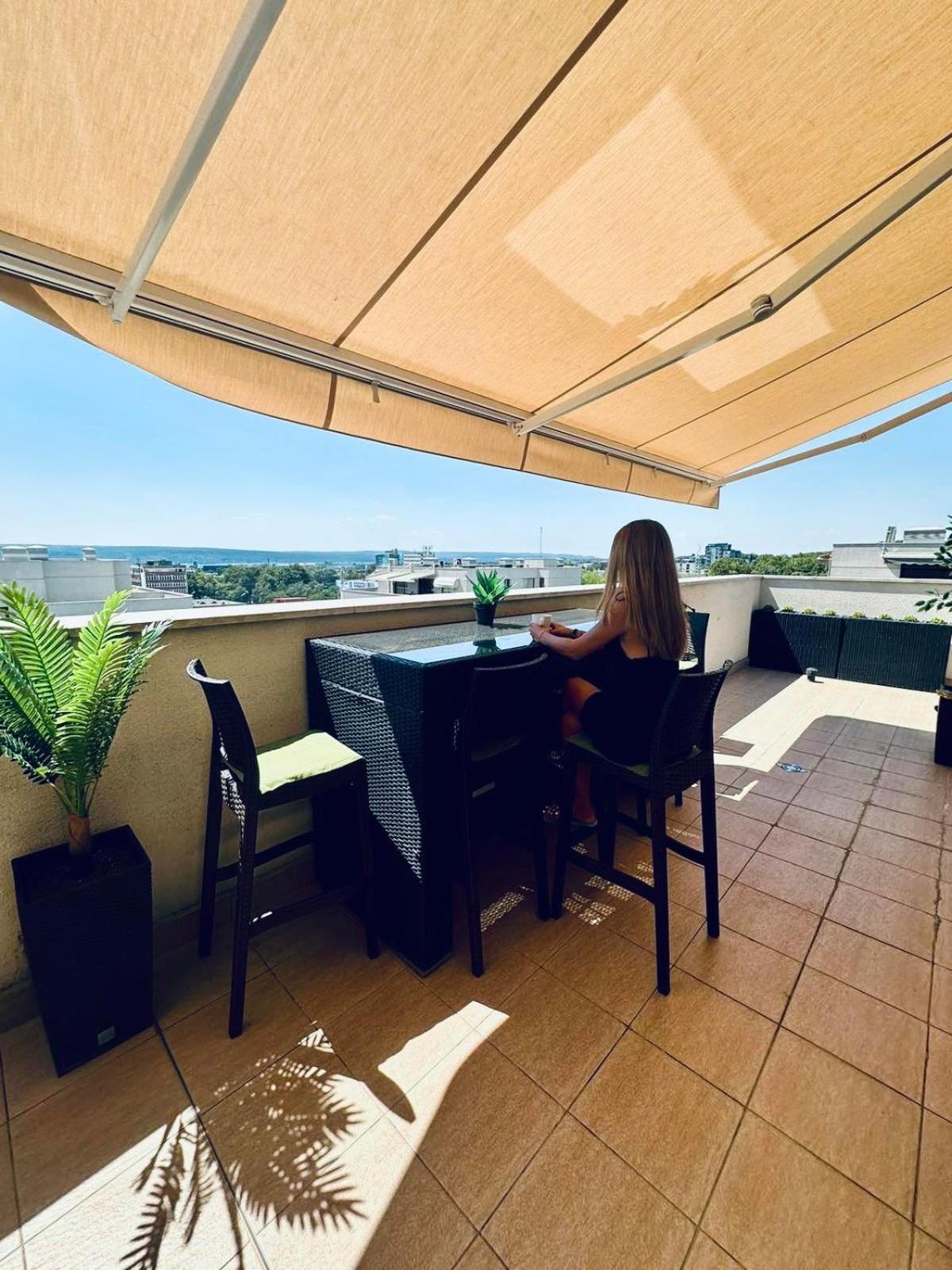 Spacious Prestige Penthouse Varna Esterno foto